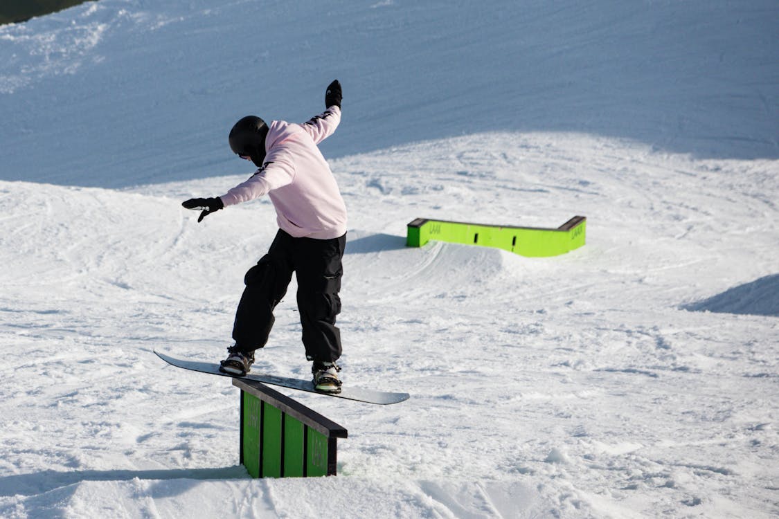 Snowpark con riders - Freestyle en Astún